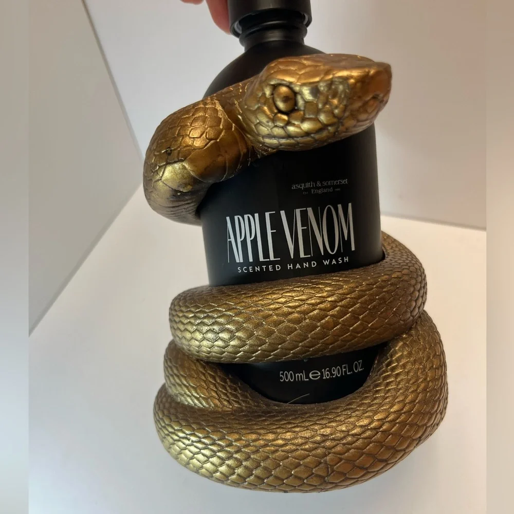 NWT ⚜️🖤⚜️ Asquith & Somerset Apple Venom Scented Hand Wash
